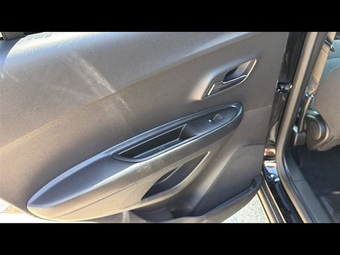 Used 2022 Chevrolet Trax LS w/ Tint and Cruise Package FWD image 21