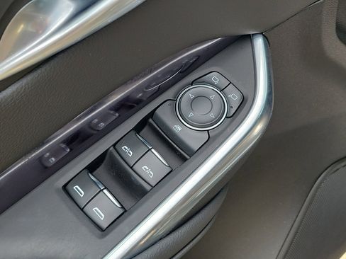 Used 2022 Cadillac XT4 Luxury w/ Cold Weather Package AWD/4WD image 20