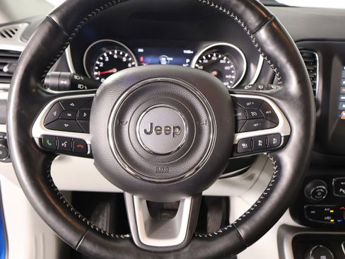 Used 2021 Jeep Compass Latitude w/ Driver Assistance Group AWD/4WD image 3