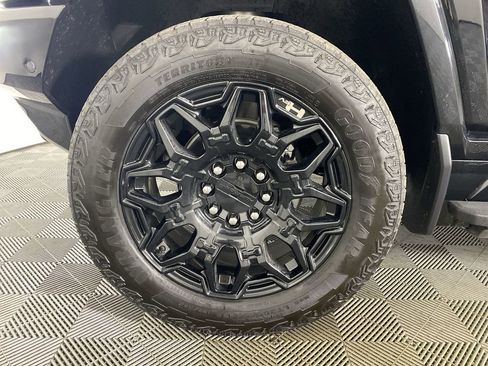 Used 2024 GMC Hummer EV 2X image 34