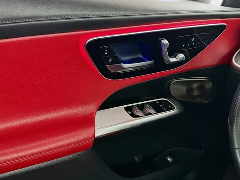 Used 2024 Mercedes-Benz GLC 300 4MATIC w/ AMG Line image 13