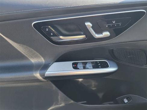 Used 2024 Mercedes-Benz GLC 300 image 18