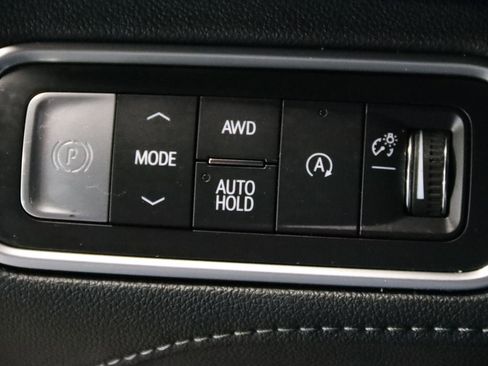 Used 2025 Buick Enclave Avenir w/ Super Cruise Package AWD/4WD image 48
