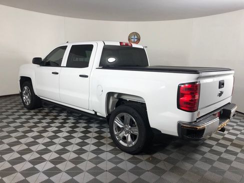 Used 2018 Chevrolet Silverado 1500 Custom w/ Custom Value Package AWD/4WD image 18