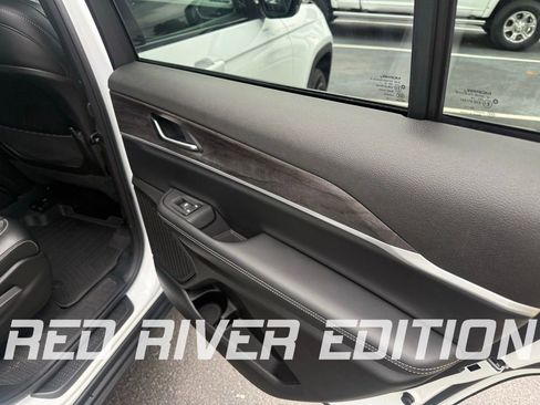 Used 2025 Jeep Grand Cherokee L Limited w/ MOPAR Finishing Package image 12