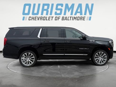 Used 2023 GMC Yukon XL Denali image 7