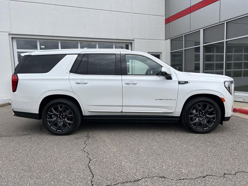 Used 2024 GMC Yukon Denali w/ Advanced Technology Package AWD/4WD image 20