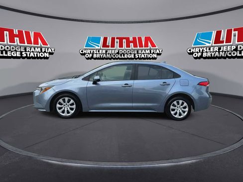 Used 2023 Toyota Corolla LE image 5