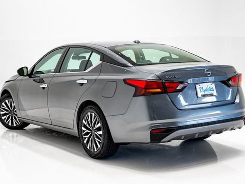Used 2024 Nissan Altima 2.5 SV FWD image 28