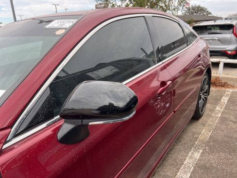 Used 2019 Toyota Avalon Touring image 15