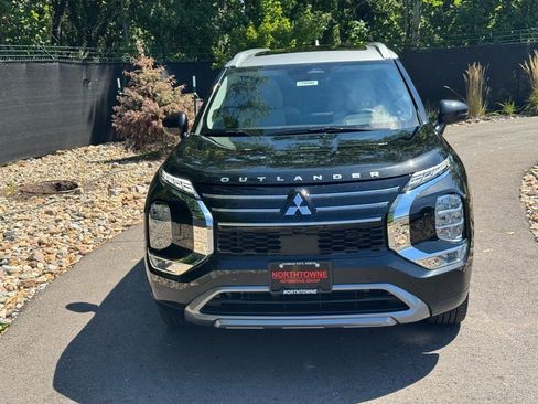 New 2025 Mitsubishi Outlander AWD image 8