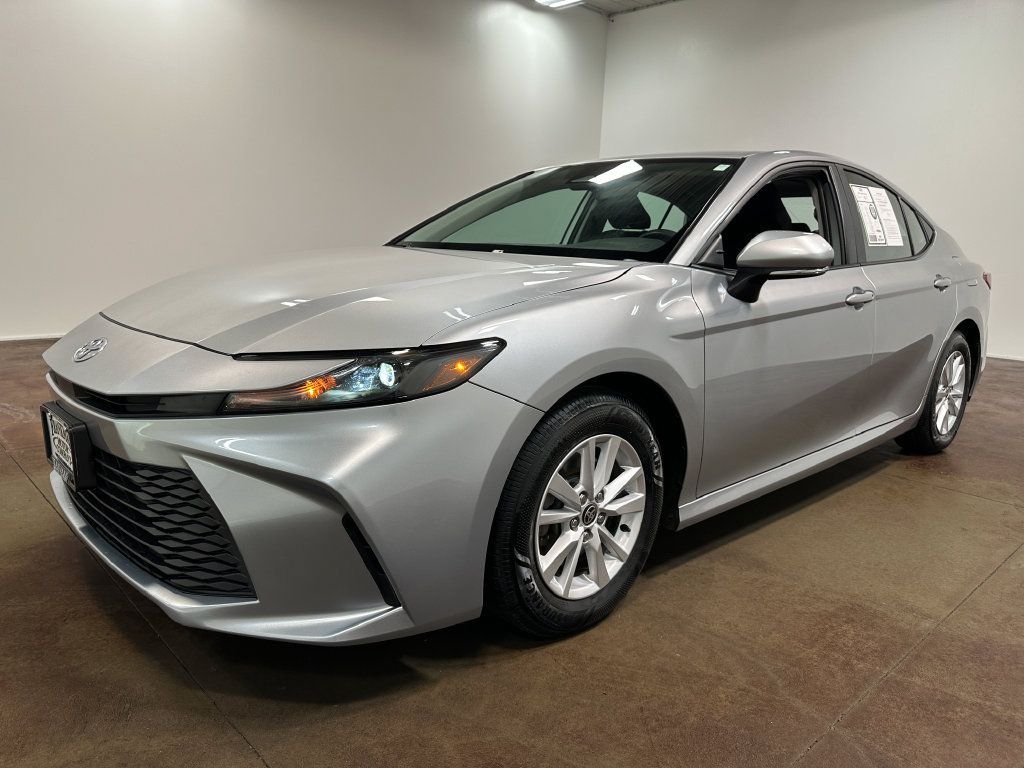 Used 2025 Toyota Camry LE FWD image 49