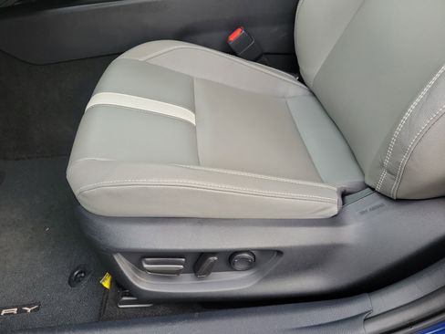 Certified 2025 Toyota Camry SE w/ Convenience Package image 13