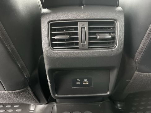 Used 2023 Nissan Rogue SV w/ SV Premium Package image 14