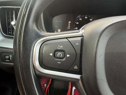 Used 2018 Volvo XC60 T6 Momentum w/ Convenience Package AWD/4WD image 28