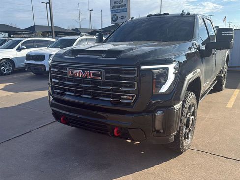 Used 2024 GMC Sierra 2500 AT4 w/ AT4 Premium Plus Package image 2