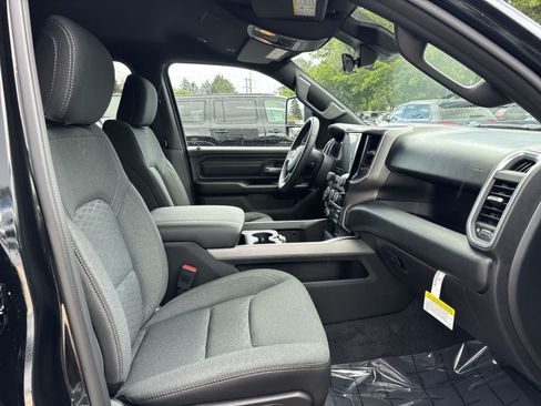 New 2026 RAM 1500 Express AWD/4WD image 5
