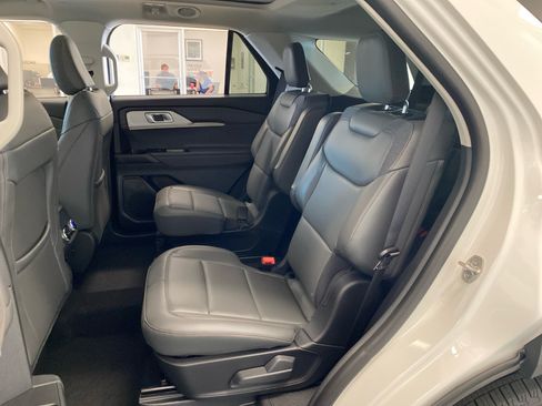 New 2026 Ford Explorer Active w/ Active Comfort Package AWD/4WD image 10