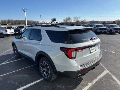 New 2026 Ford Explorer ST-Line image 5