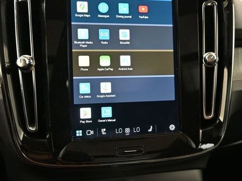 Certified 2025 Volvo XC40 B5 Core image 27