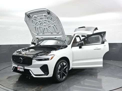 New 2026 Volvo XC60 B5 Plus w/ Climate Package AWD/4WD image 47
