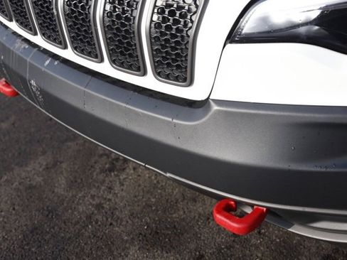 Used 2019 Jeep Cherokee Trailhawk image 12