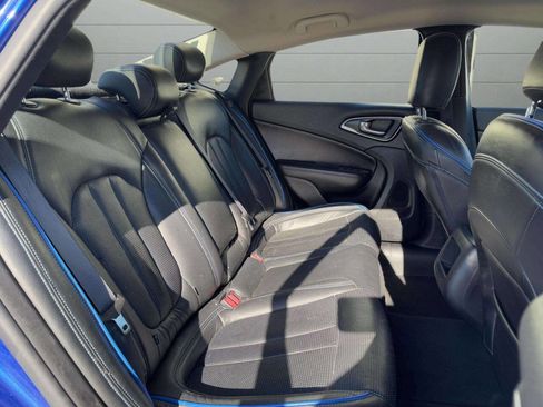 Used 2015 Chrysler 200 Limited image 18