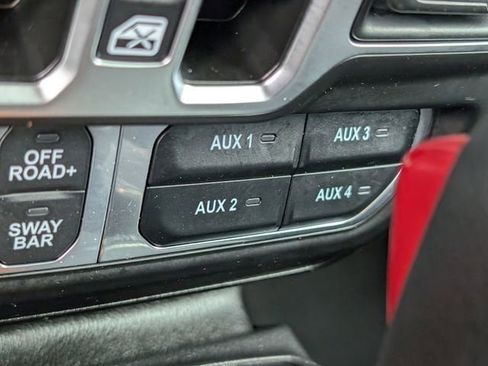 Used 2025 Jeep Wrangler Unlimited Rubicon image 19