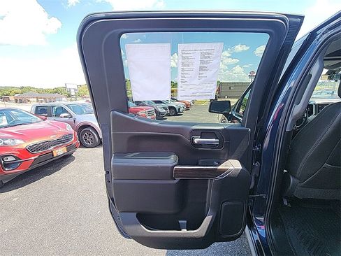 Used 2021 Chevrolet Silverado 1500 LT Trail Boss w/ Convenience Package II image 28