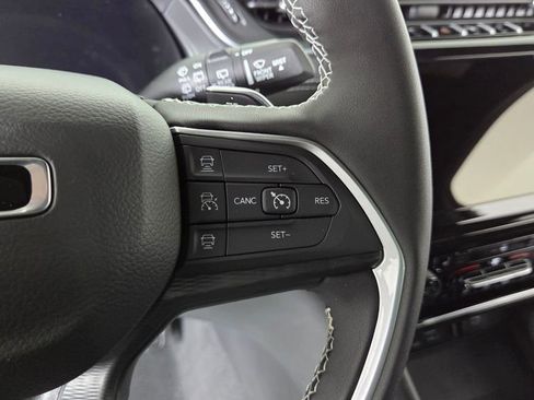 New 2026 Jeep Grand Cherokee L Laredo image 18