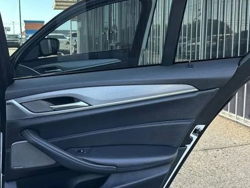 Used 2019 BMW 530i xDrive w/ M Sport Package image 26