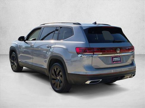 Used 2024 Volkswagen Atlas SE w/ Black Wheel Package FWD image 7