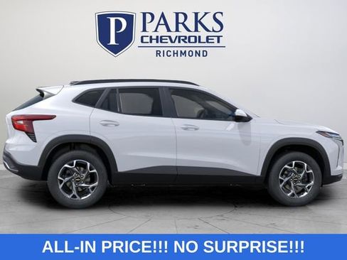 New 2026 Chevrolet Trax LT w/ LT Convenience Package FWD image 8