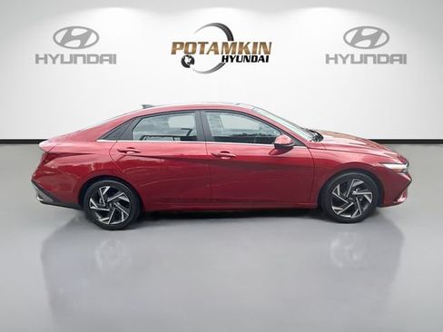 Certified 2025 Hyundai Elantra SEL FWD image 4