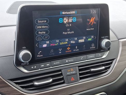 Used 2024 Nissan Altima 2.5 SV image 16