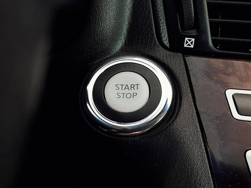 Used 2012 INFINITI M35 w/ Deluxe Touring Pkg image 17