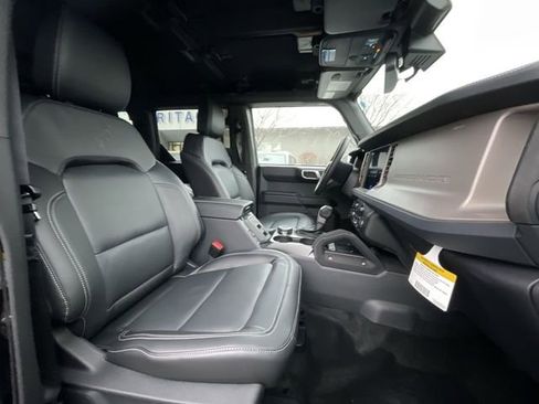 New 2025 Ford Bronco Outer Banks w/ Sasquatch Package image 21