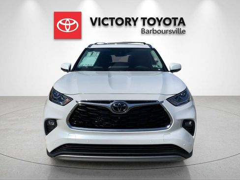 New 2026 Toyota Highlander Platinum AWD/4WD image 8
