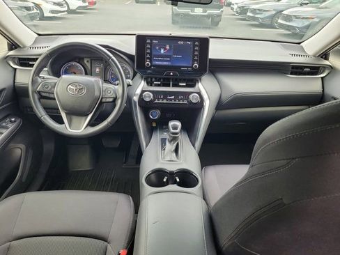 Used 2021 Toyota Venza LE AWD/4WD image 2