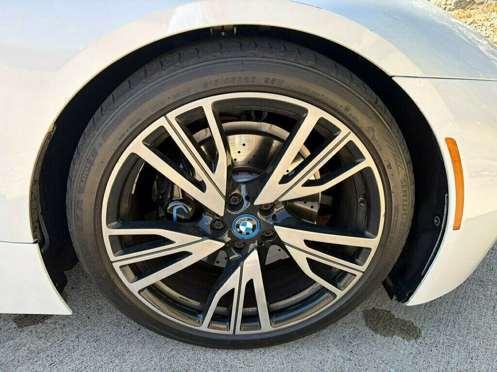 Used 2015 BMW i8 AWD/4WD image 38