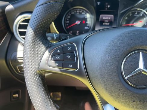 Used 2019 Mercedes-Benz GLC 300 4MATIC image 20