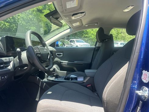 Used 2025 Kia K4 FWD image 8