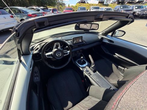 Used 2016 MAZDA MX-5 Miata Club RWD image 13