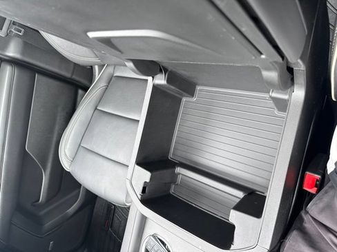 Used 2024 Chevrolet Tahoe Premier RWD image 30