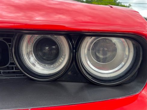 Used 2018 Dodge Challenger SXT w/ Blacktop Package RWD image 17