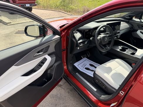 Used 2024 Acura ZDX A-Spec image 11