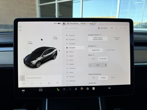 Used 2020 Tesla Model Y Long Range image 19