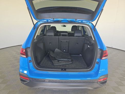 Used 2024 Volkswagen Taos SE image 27