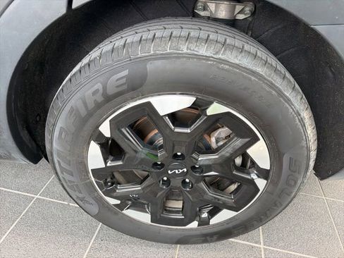 Used 2024 Kia Sorento S FWD image 6