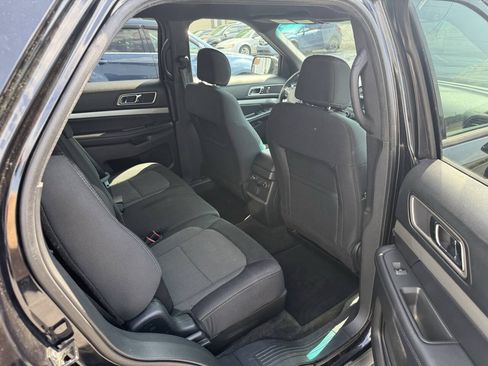 Used 2017 Ford Explorer XLT AWD/4WD image 18